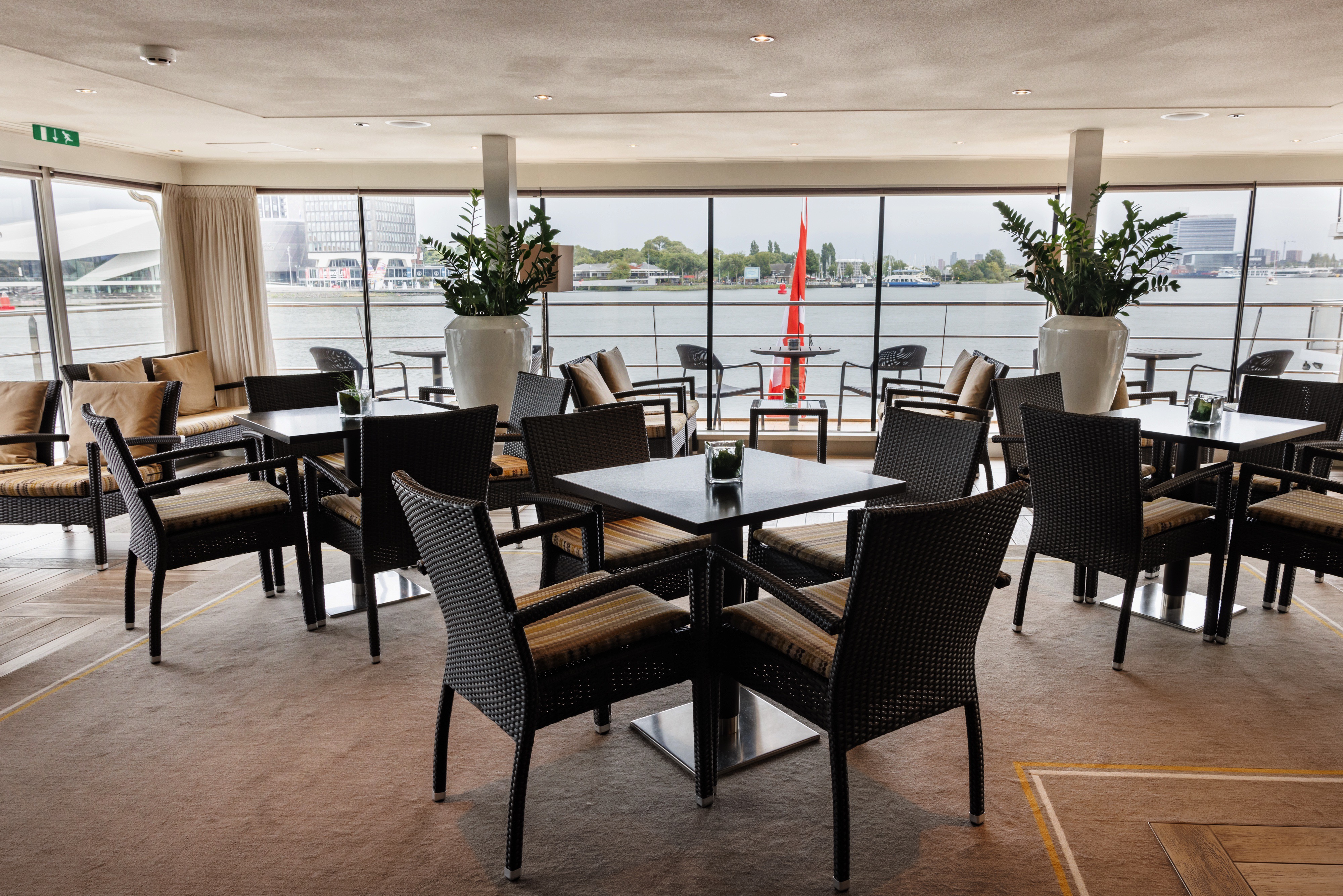 Avalon Imagery II - Club Lounge